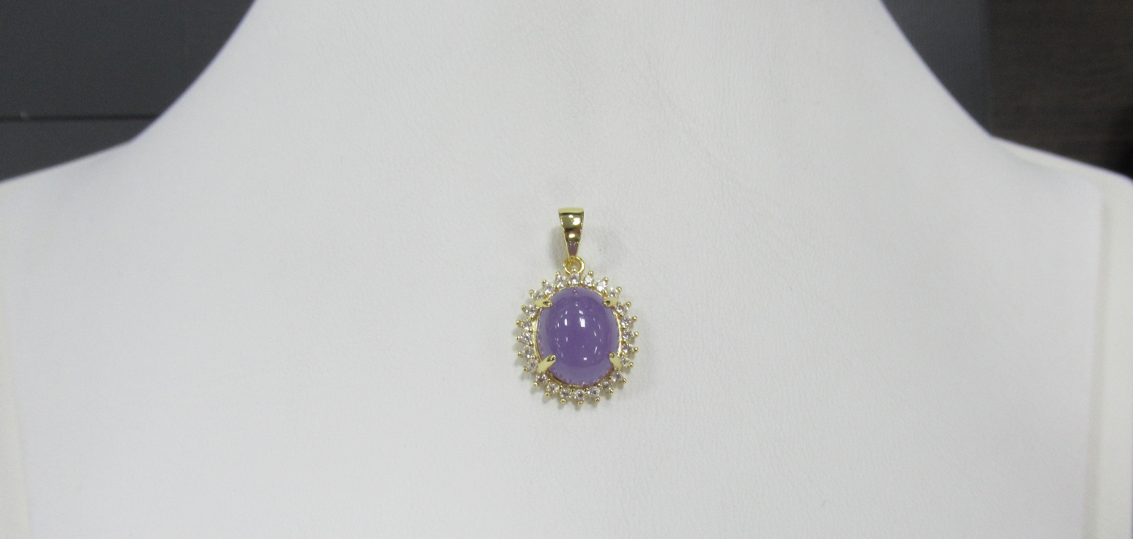 Серебряная подвеска с лавандовым жадеитом